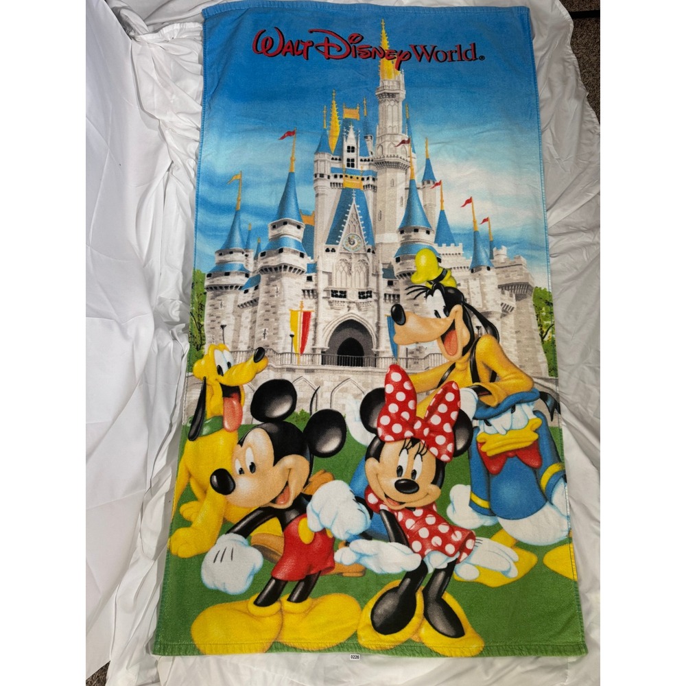 Walt Disney World‎ Resort Mickey Minnie Mouse & Castle Beach Towel #226